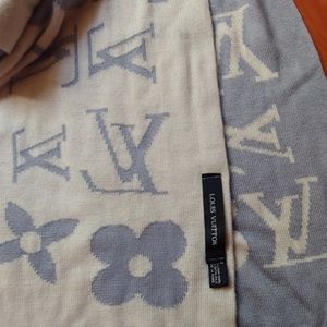 Louis Vuitton Vintage Scarf authentic